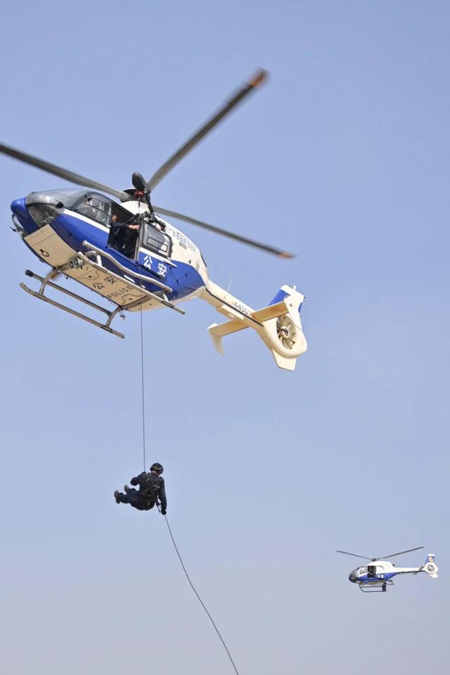 下载空中特警游戏手机版中国特警模拟器中文版下载